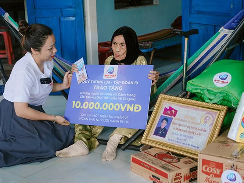 FAQ và hỗ trợ khách hàng rrr88